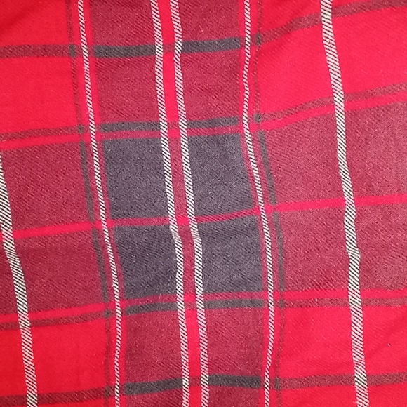 Women's Plaid Button Up Shirt - Picture 5 of 5